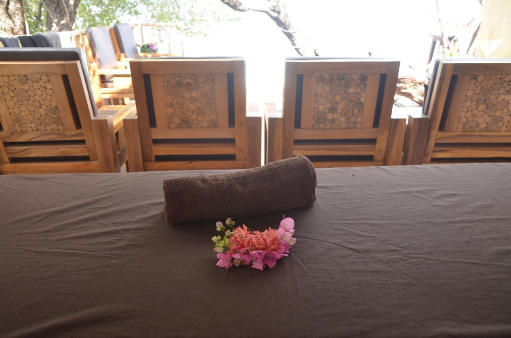 Gili Sands Hotel & Bar Gili Trawangan Exterior photo